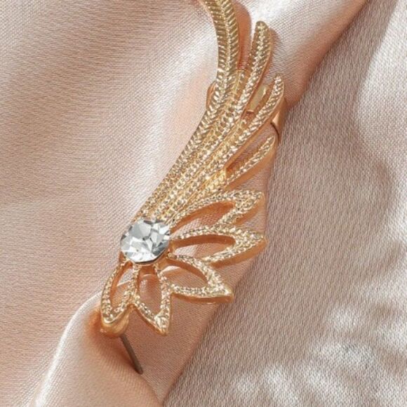 GOLD DIAMOND FLOWER EAR CRAWLER CUFF - Picture 2 of 3